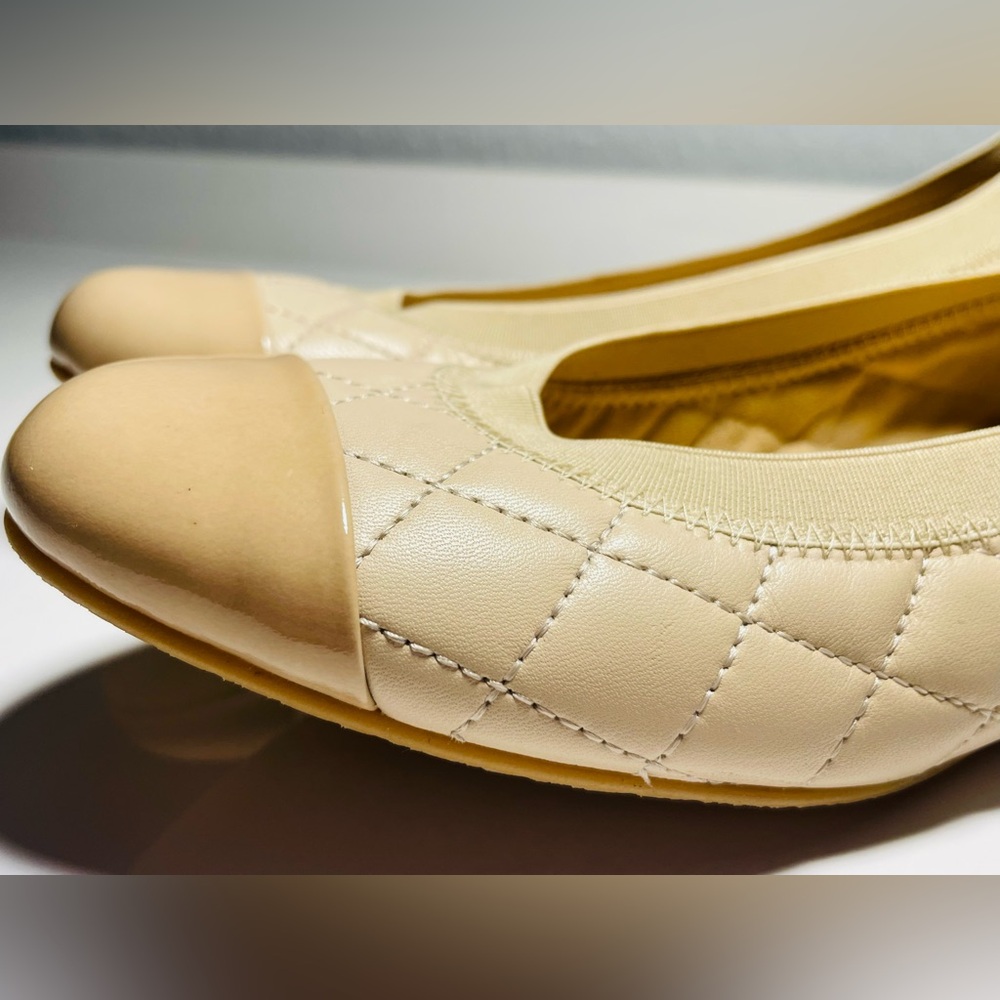 STUART WEITZMAN AUTH $299 Women's Beige Napa Leather Quiltable Flat Shoes Sz 7.5 - Picture 11 of 14
